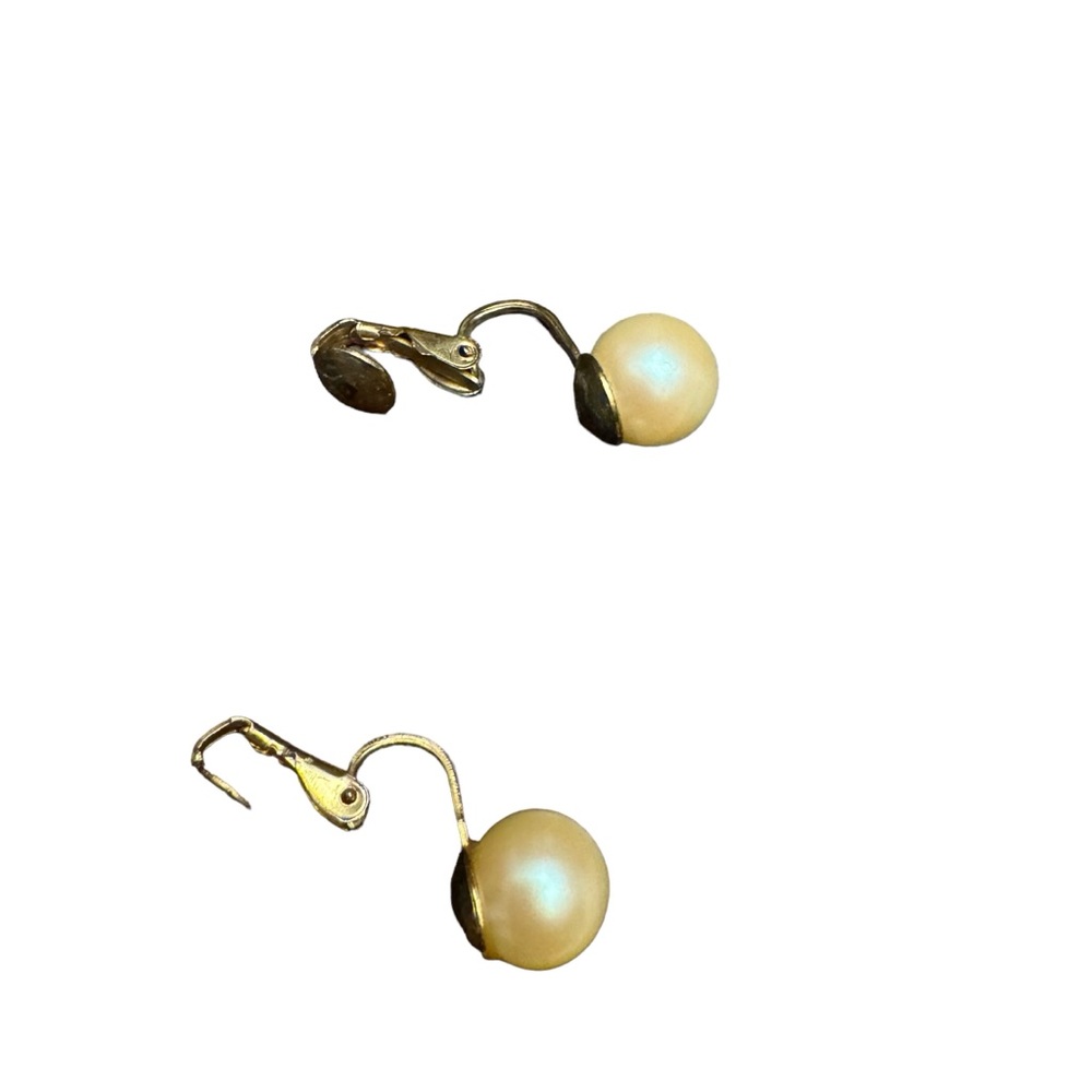 Vintage Gold Tone Faux Pearl Clip On Earrings - Picture 4 of 6